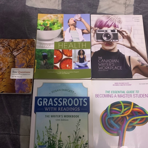 social service worker textbooks. - Picture 3 of 3